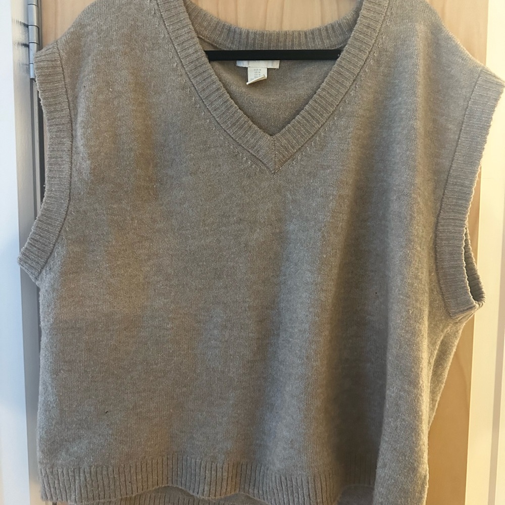 H&M pullover vest
